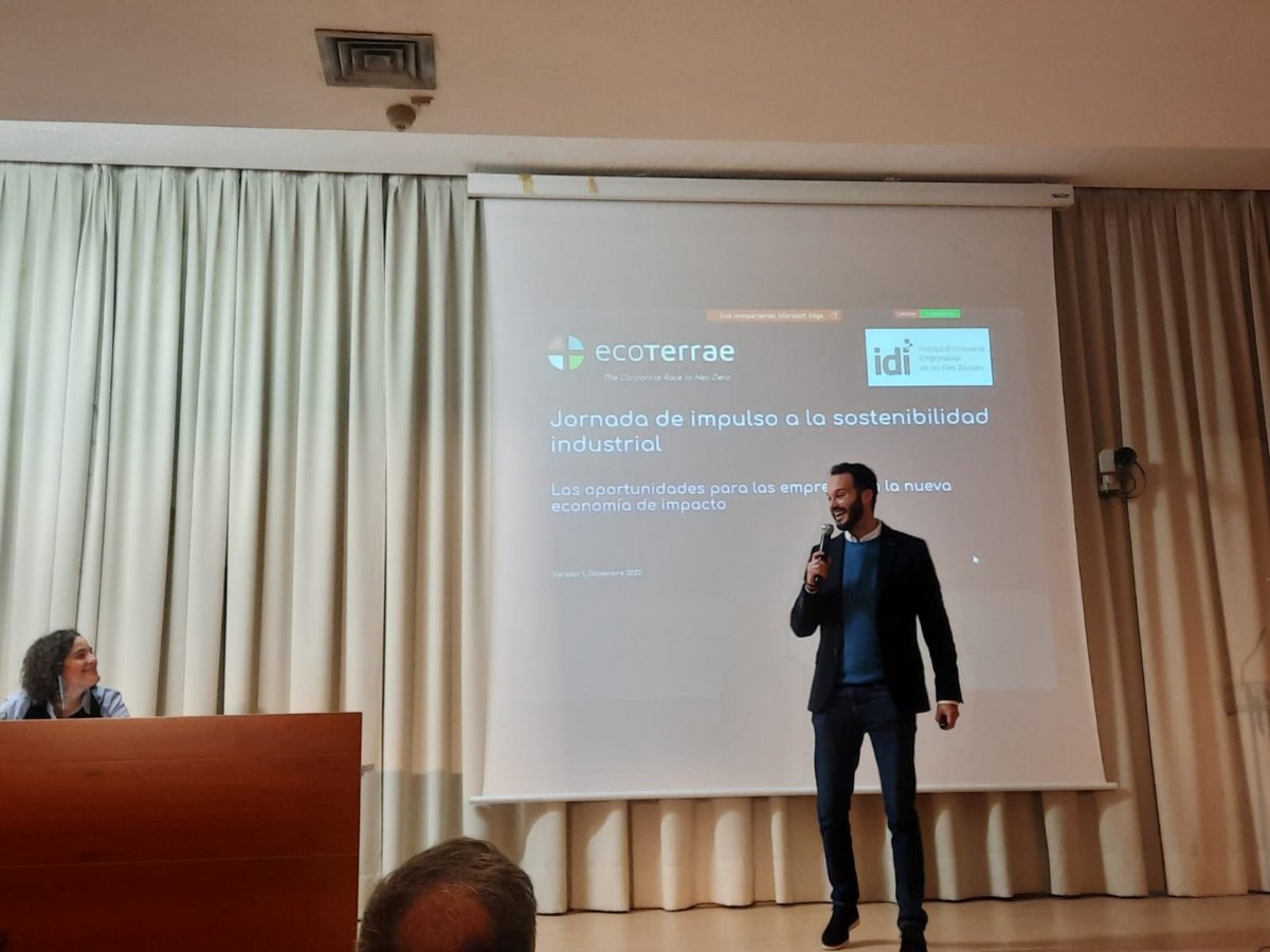 Construïm tweet media