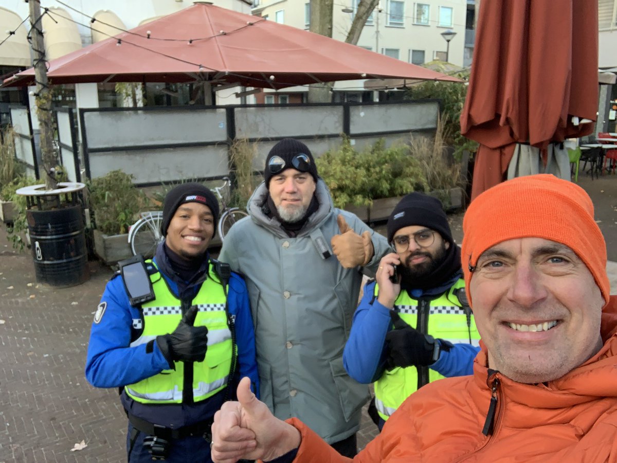 Vanmorgen samen met <a href="/HandhavingC_010/">HandhavingC_010</a> <a href="/Stadsbeheer010/">Stadsbeheer010</a> een schouwronde gelopen op de #westkruiskade 
Positief om te zien dat er geen vernielingen zijn verricht 👌 zo kan het dus ook want #buitenisvanonsallemaal
#MaroccoVsFrance #positief #samen