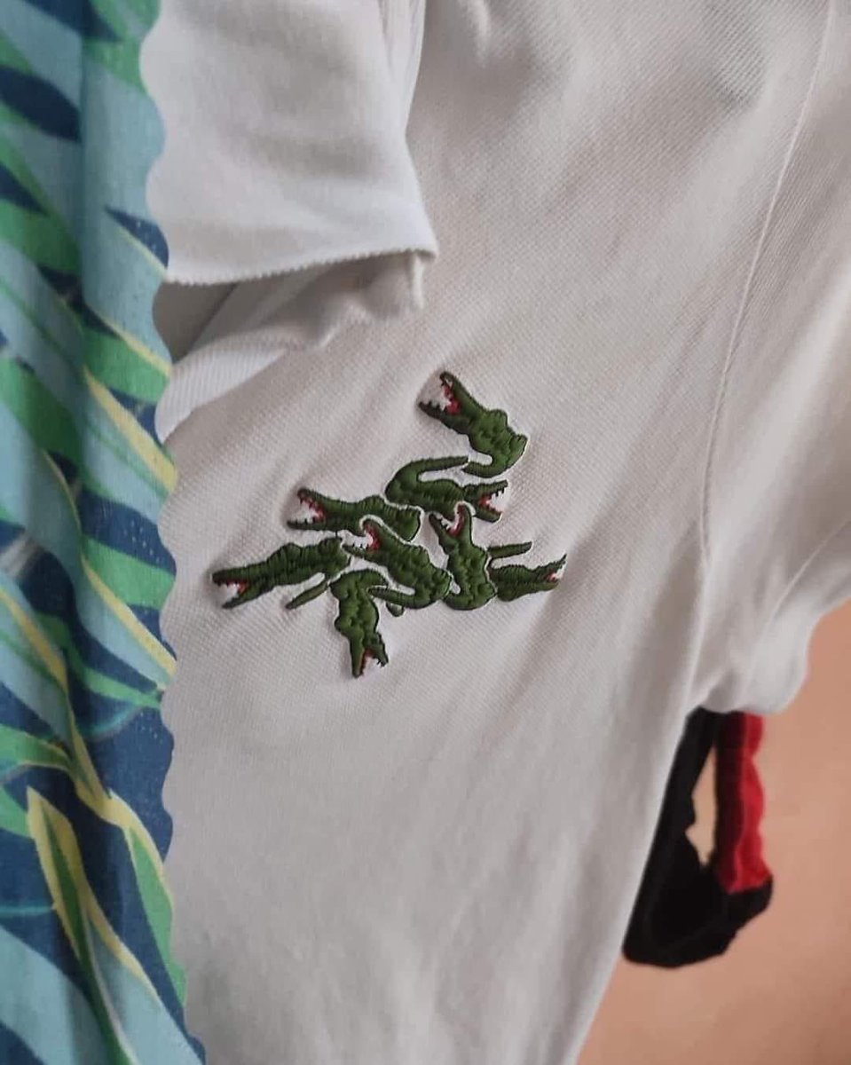 kblstgn's tweet photo. Name the brand. https://t.co/LbQ1nwLp6M