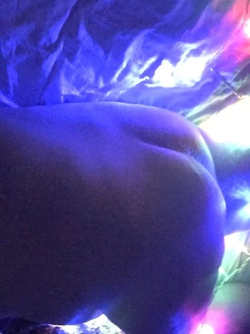 I'm your gift. Choose a side. https://t.co/lWFMyDLOXQ<a href="/tag/gaybear"class="tags"><span>#gaybear</span></a><a href="/tag/onlyfans"class="tags"><span>#onlyfans</span></a><a href="/tag/freeonlyfans"class="tags"><span>#freeonlyfans</span></a><a href="/tag/onlyfansgay"class="tags"><span>#onlyfansgay</span></a>