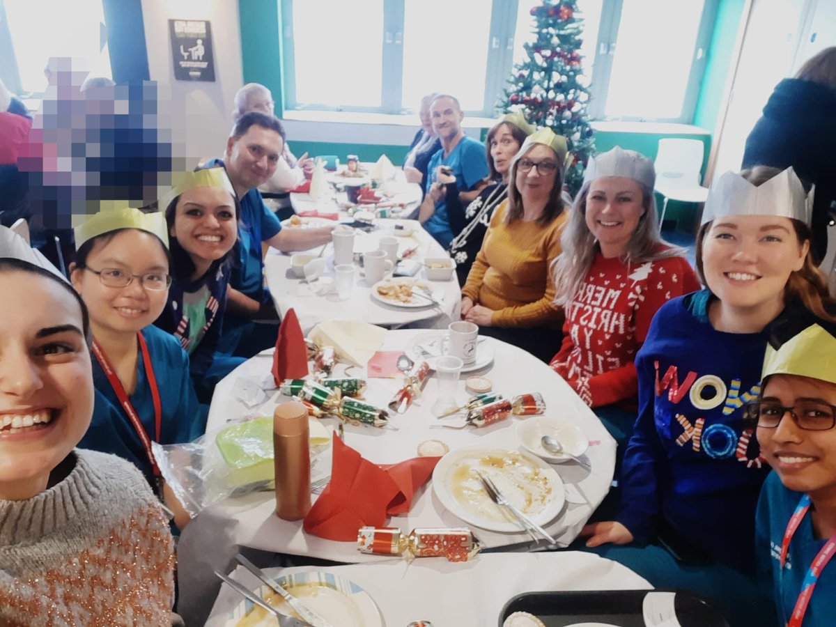LillyBarlow's tweet photo. @NeurophysUHP Christmas lunch was awesome! @UHP_NHS @flower_georgia @LaverAnnabel @GDerriford https://t.co/VkNnv0Vtzj