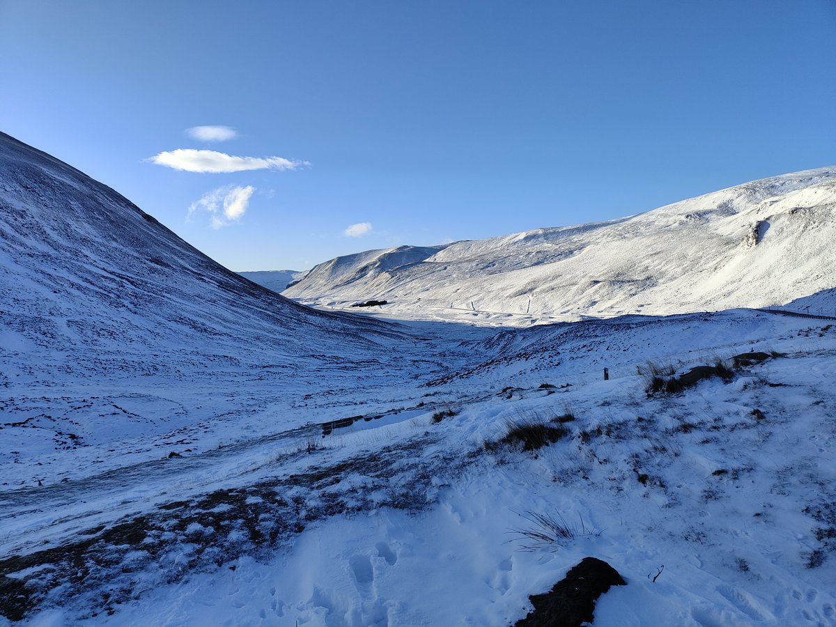 Devils Elbow, Cairngorms, plenty of parking spaces at the view point.