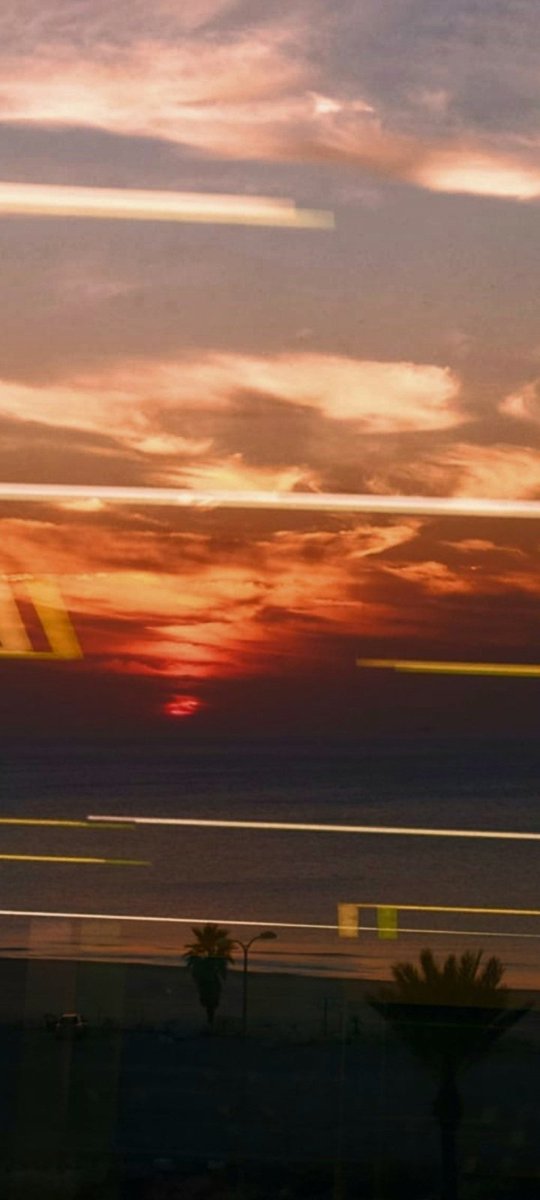 نقطة،حروفنا،خيالنا
مسارها  لون .
إبتسامة
تأوي مسار العيش
منازل كالسماء

#هاشم_ذياب