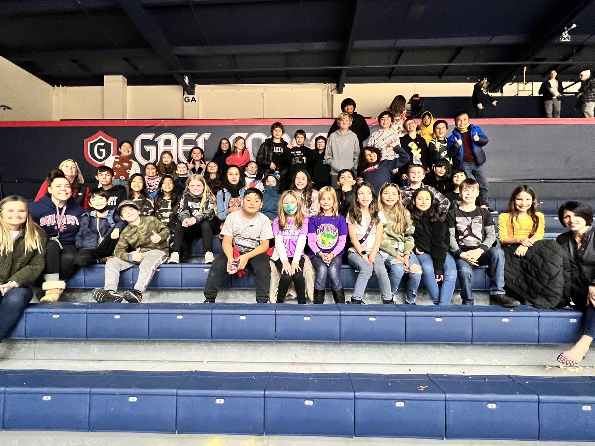 MsKoontzMDUSD's tweet photo. Of course we had to end the evening with a win over New Mexico Stateโฆ.. I think it was the extra loud cheers ( fueled by candy!) that did it ๐คช
#gatorprin #bucketFull https://t.co/vdMi9PTwI8