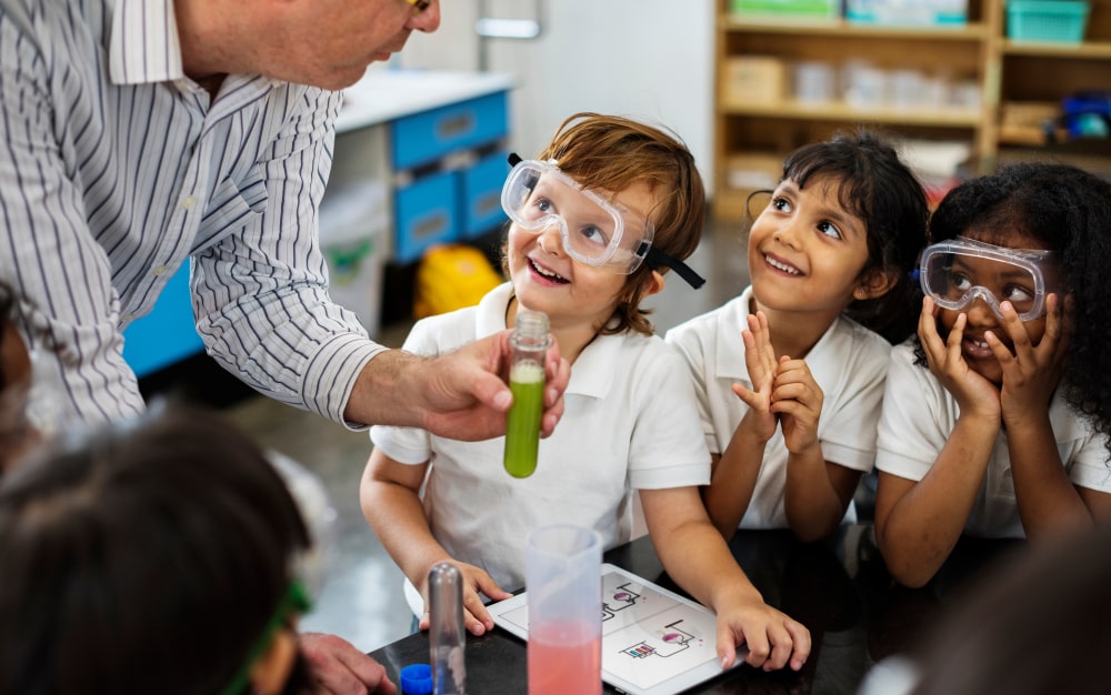 🧪 Tackling Scientific Misconceptions 

Our RADAAR planning framework is designed to support teachers in building lessons around their students' scientific misconceptions. 

Download here: eef.li/GzDxxL

#Science