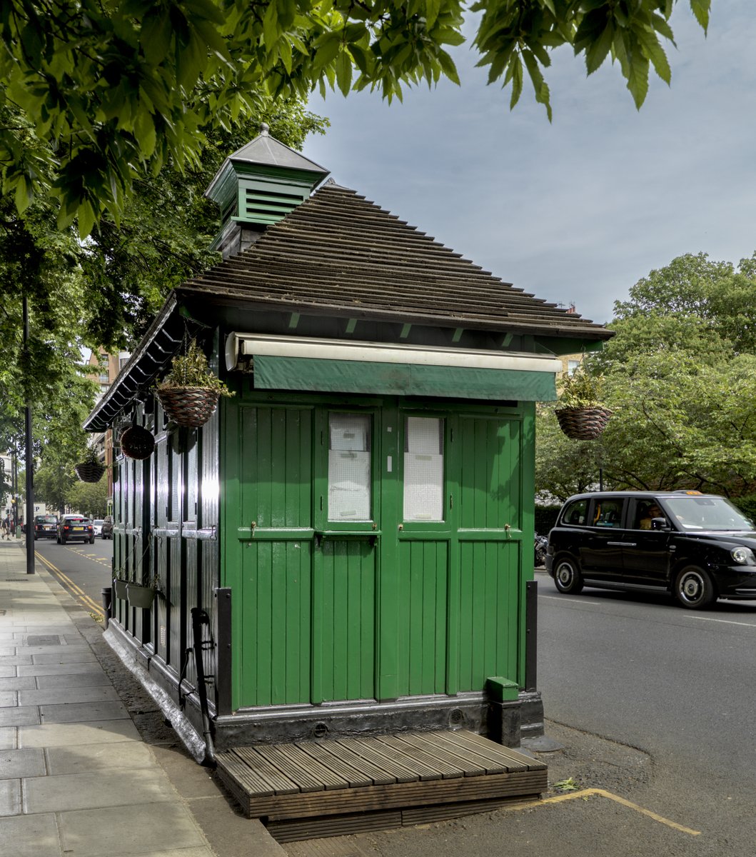 We're celebrating the 240 historical places that have been added to the National Heritage List for England over the past 12 months. 👏

Find out more ➡️ bit.ly/3iPDQTb

🟩 Pont Street Cabmen's Shelter, London.