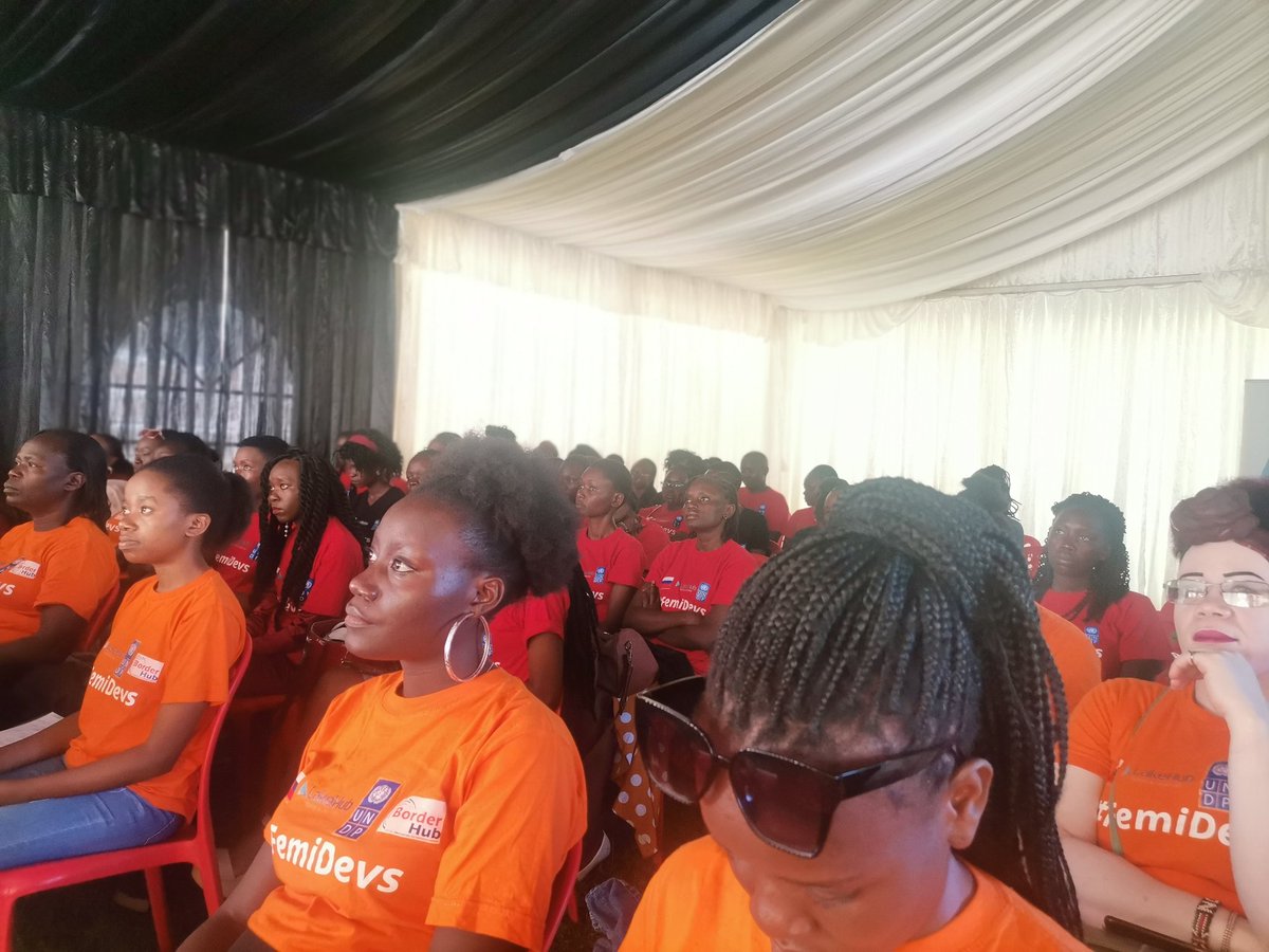 #Femidevs <a href="/LakeHub/">LakeHub 🇰🇪</a> graduation.