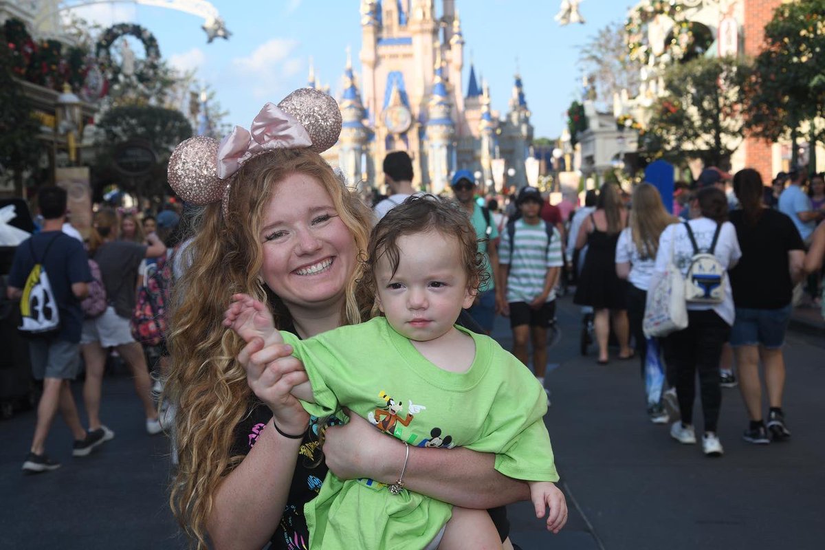 meggsss3's tweet photo. The most magical place on Earth✨ #MagicKingdom #Disney https://t.co/iOFsUtyeKi