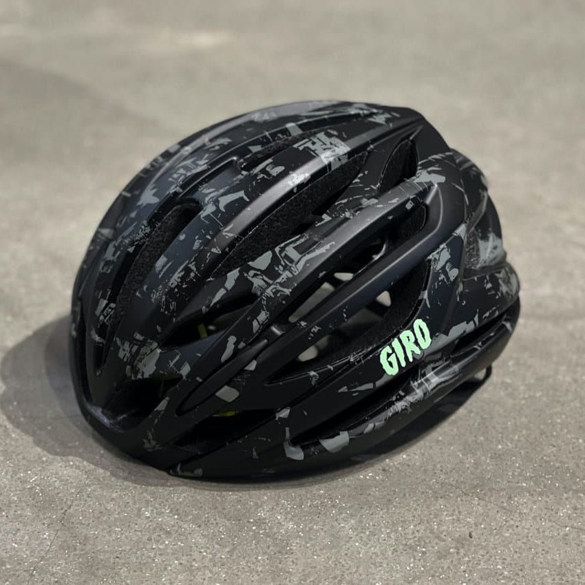 GiroStudioTokyo's tweet photo. まもなく新色が再入荷！【 GIRO SYNTAX MIPS AF 】
https://t.co/A8FE624fBI
前回の入荷時には、好評により入荷後即完売となってしまっていた人気の新色が、いよいよ今月末に再入荷いたします！
今回はご予約も可能。このチャンスを逃さないように、詳細を要チェック！
#GiroSyntax #GiroStudioTokyo https://t.co/pITWzJOwMU