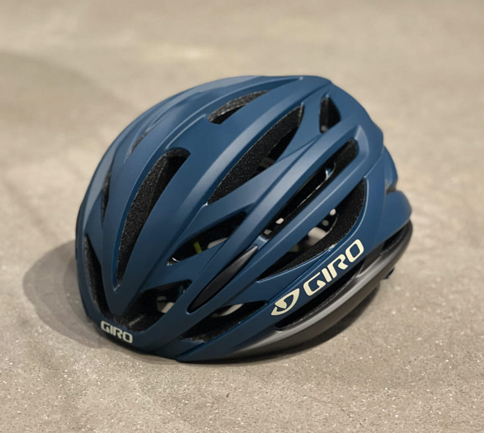 GiroStudioTokyo's tweet photo. まもなく新色が再入荷！【 GIRO SYNTAX MIPS AF 】
https://t.co/A8FE624fBI
前回の入荷時には、好評により入荷後即完売となってしまっていた人気の新色が、いよいよ今月末に再入荷いたします！
今回はご予約も可能。このチャンスを逃さないように、詳細を要チェック！
#GiroSyntax #GiroStudioTokyo https://t.co/pITWzJOwMU