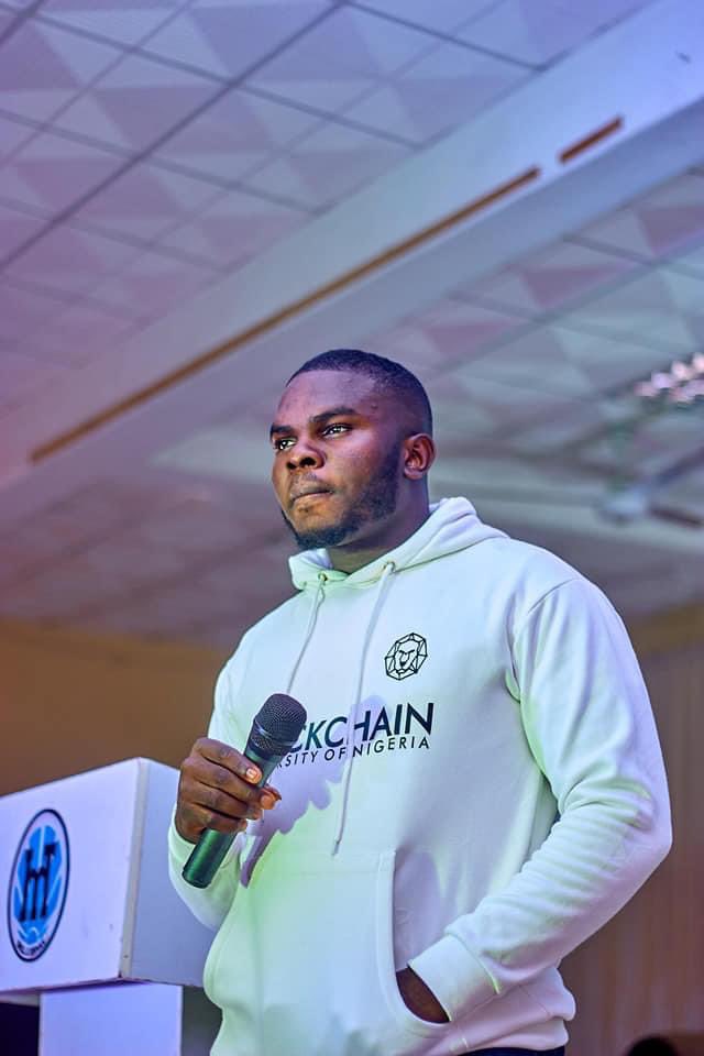 As 2023 draws near, Here are 12 laws you need to read and follow for maximum success.

Stop doing the talking, do the working/action.

Stop telling people how to make money, work on yourself to actually make money.

Focus on Long term consistency over short term intensity.

1/5