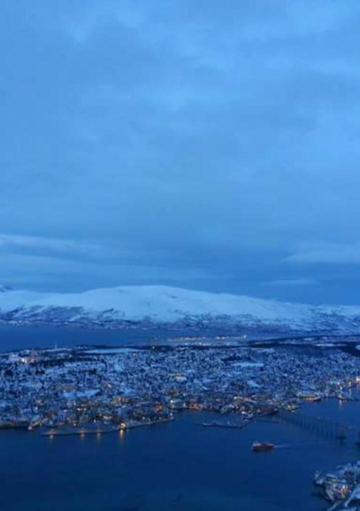 fkaro_line's tweet photo. @buchischnubbel Und das in Tromsø ❤️❄️ https://t.co/kalR60wNXA