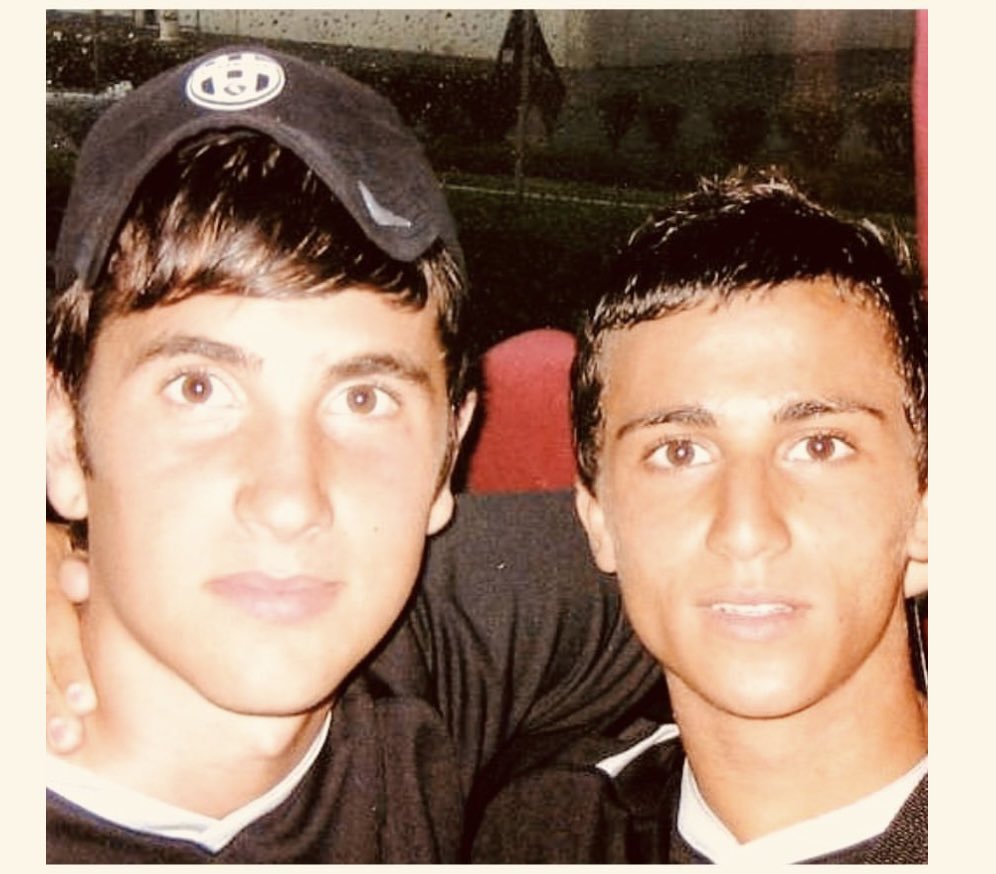 eleee_pa27's tweet photo. ALE E RICKY …. SEMPRE CON NOI 🤍🖤#Juventus #aleericky https://t.co/884grCUfD7