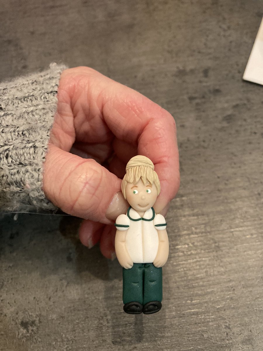 My last day of my final placement 💚 I can't quite believe it's here! Look at my cute Elly OT pin from my bestie to celebrate 💕👯‍♀️