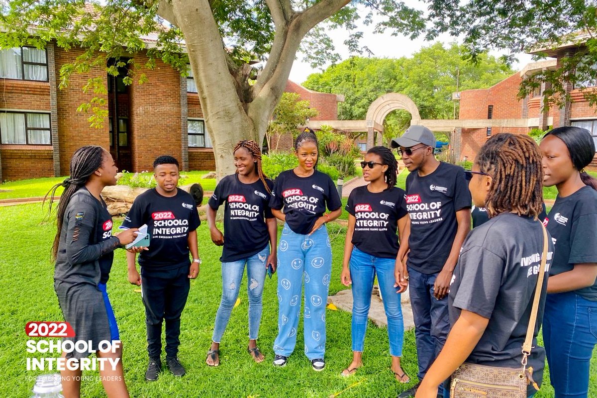 There is a thick nexus between corruption, human rights and gender. Youths have to act!
<a href="/NhimbeFM/">Nhimbe FM (100.9)</a>
<a href="/NhimbeYouth/">Nhimbe Youth Trust</a>
<a href="/amnesty_zim/">Amnesty International Zimbabwe</a>
<a href="/anesuchirisa/">Isheanesu CHIRISA</a>
<a href="/chikumbut/">Tafadzwa Chikumbu</a>
<a href="/SwedeninZw/">Sweden in Zimbabwe 🇸🇪</a>
<a href="/anticorruption/">Transparency International</a>
<a href="/DeliaFerreira/">Delia Ferreira</a>
<a href="/FrancoisValeri3/">François Valérian</a>

#SOIFellowship #FutureLeaders #SOI2022 #Playyourpart