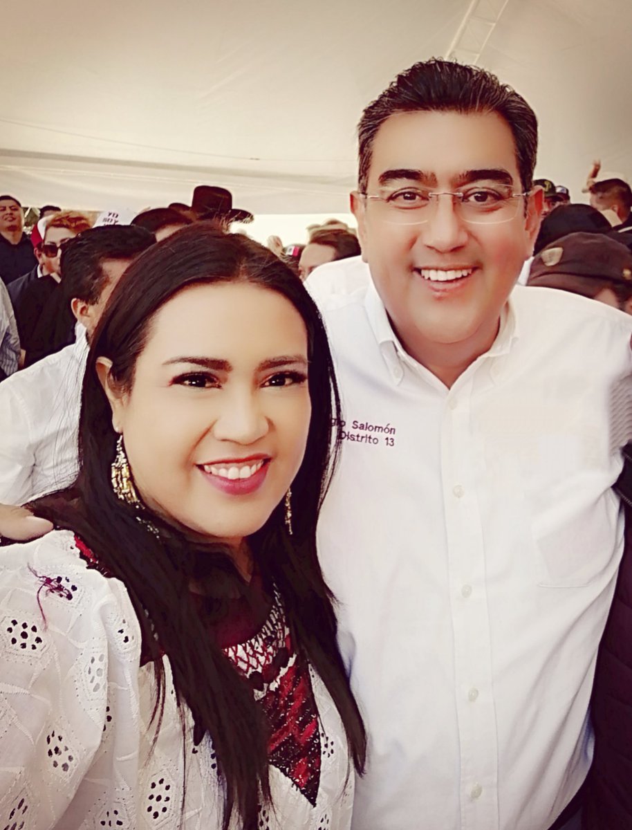 Felicito a <a href="/SergioSalomonC/">Sergio Salomón</a>, recién designado por el <a href="/CongresoPue/">H. Congreso de Puebla</a> como Gobernador Sustituto de Puebla. Tendrá la encomienda de seguir el legado de nuestro querido <a href="/MBarbosaMX/">Miguel Barbosa ✞</a> para garantizar la #4T en nuestro Estado, y en #Izúcar cuenta con miles de aliados para lograrlo.