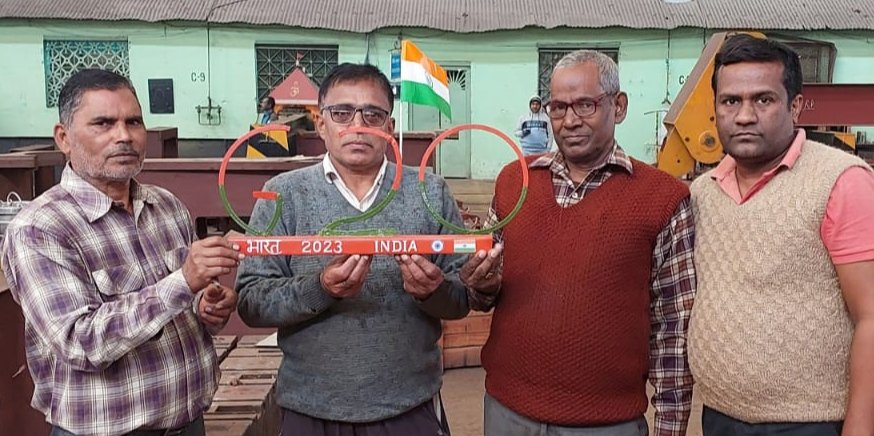 Dev Shankar Singh,( रेल परिवार) tweet media