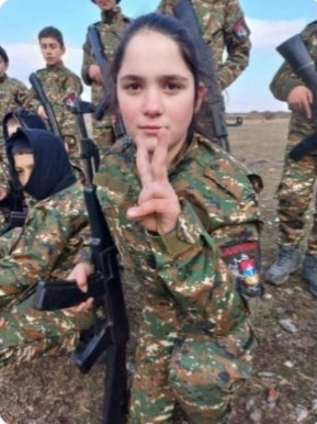 FRAZ94950452's tweet photo. @TatevikHayrape1 Quelle enfant créative pourrait dévenir une actrice, dommage que demain elle devienne une #terroriste vu l'éducation qu'elle reçoit sous le régime des criminels comme oligarque Vardanyan ex citoyen de la #Russie renonçant à la nationalité russe pour éviter les sanctions https://t.co/oRbBXWdF1M