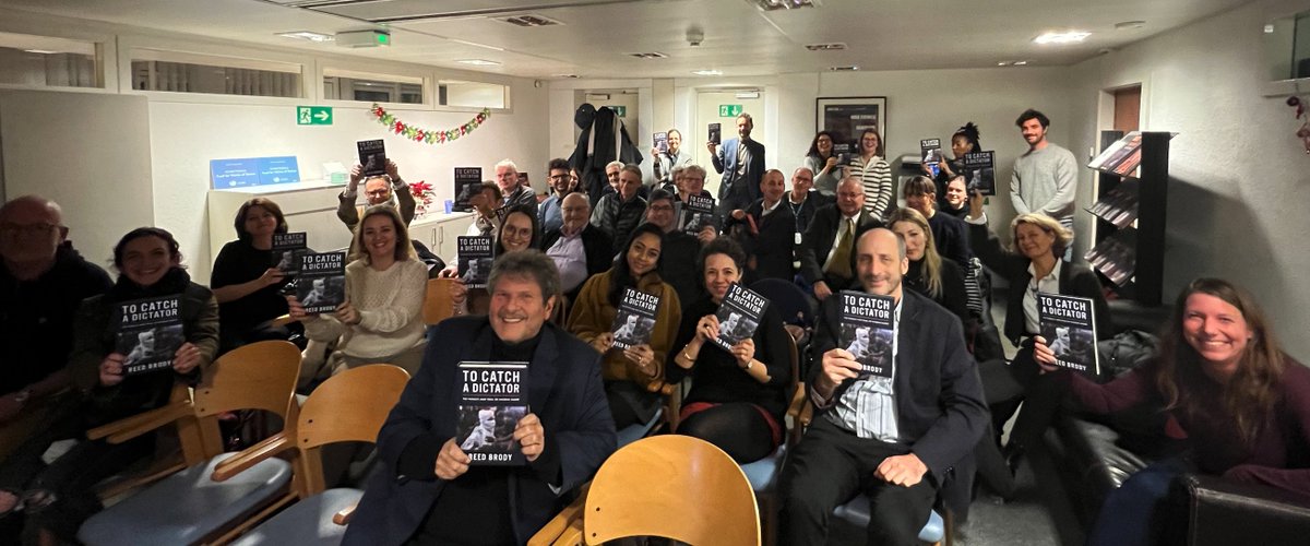 PhilipGrant40's tweet image. To Catch A Dictator: fantastic evening organised by @TRIAL &amp;amp; @ICJ_org to hear @ReedBrody present his new book and talk about the hugely important and fascinating legal saga that brought to justice, and to jail, #Chad's former dictator #HissèneHabré.
#UniversalJurisdiction