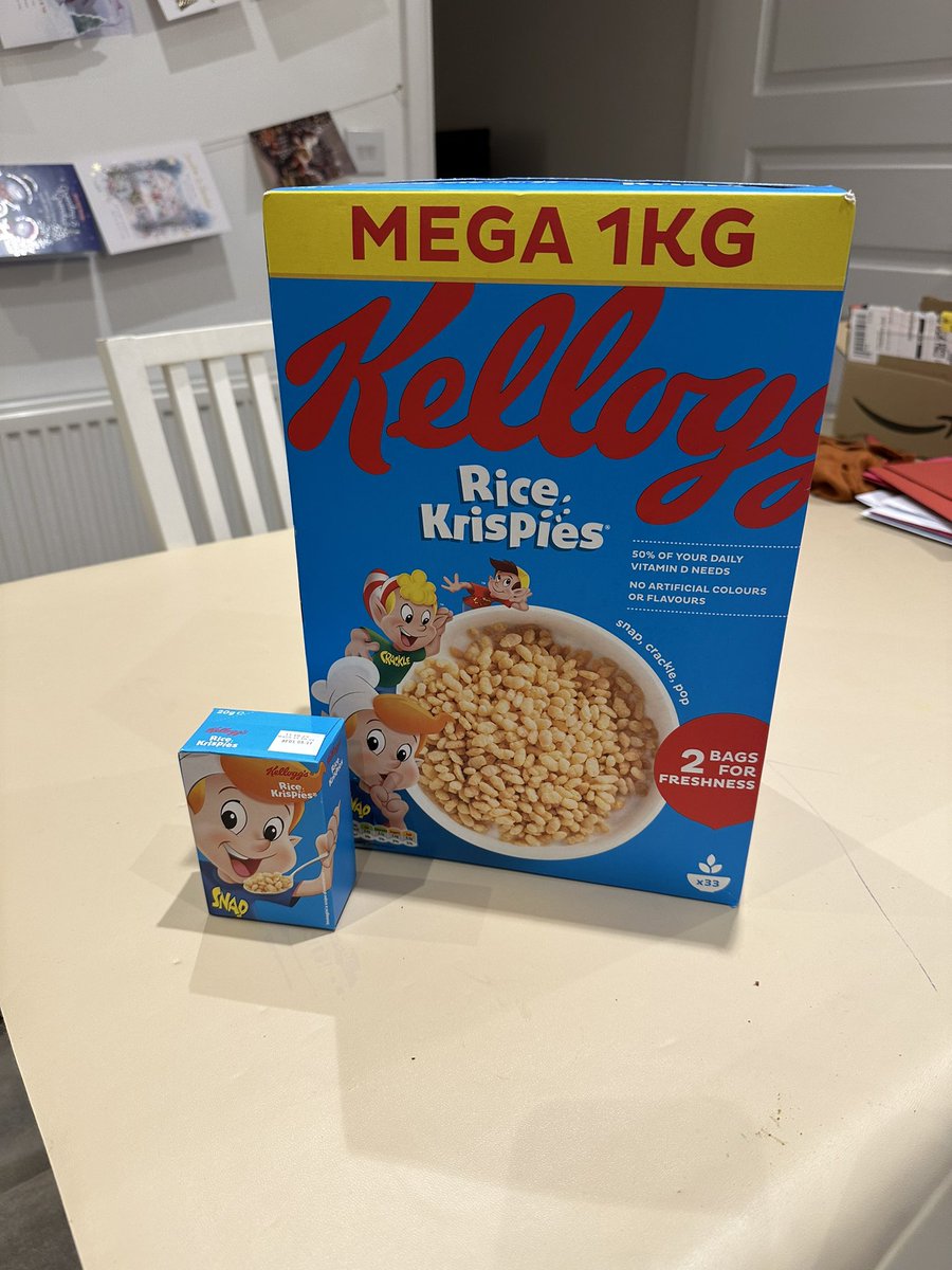 shipman_stuart's tweet photo. @AdeGuest91 @philatcroft @tommytickover @Spig72 @guy_leddy @2stroke_stu @DaveNunn13 @owenkirby @phillips_garry @bellracing19 @Carpaediem93 @claire70_louise @doranmouse50 @Bultosherpa158 @pintor7415 @RichardRuscillo @ProBikeUK @SeaborneAndrew Sue’s been ordering on line shopping 🤣🤣🤣🤣#megasize https://t.co/A69mBi1u5s