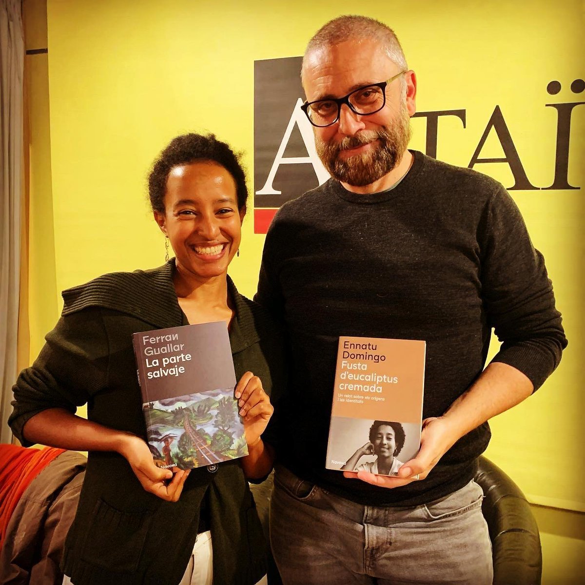 ferran_guallar's tweet photo. Un plaer poder parlar sobre Àfrica, les realitats, les ficcions, amb l’@ennatuhun i la @xepefi a @altairviatges. Mil gràcies al @PepBernadas i a tots els qui vau venir😊🙏🏽. Repetirem!
#LaPartSalvatge #LaParteSalvaje @PontasAgency  @NavonaEditorial  @Ed_Empuries https://t.co/5qReCMAat1