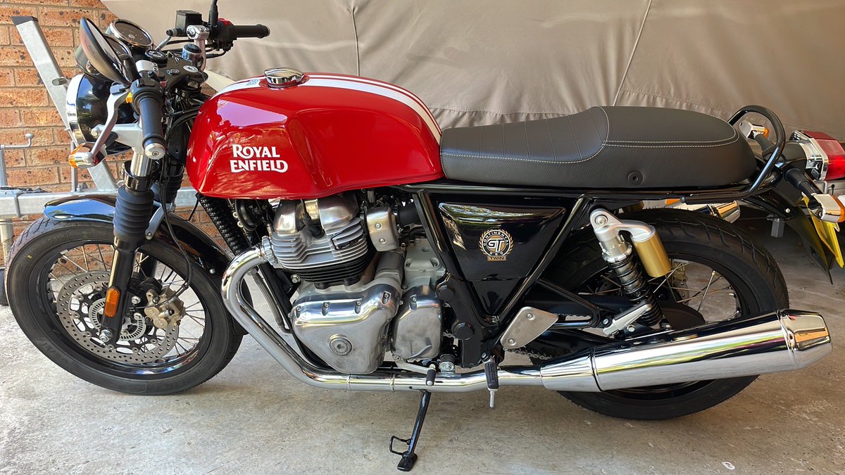 MrDuckers's tweet photo. Decided it was time for a new bike. Royal Enfield Continental GT650
Rip wrists https://t.co/A4MpO1ecFi