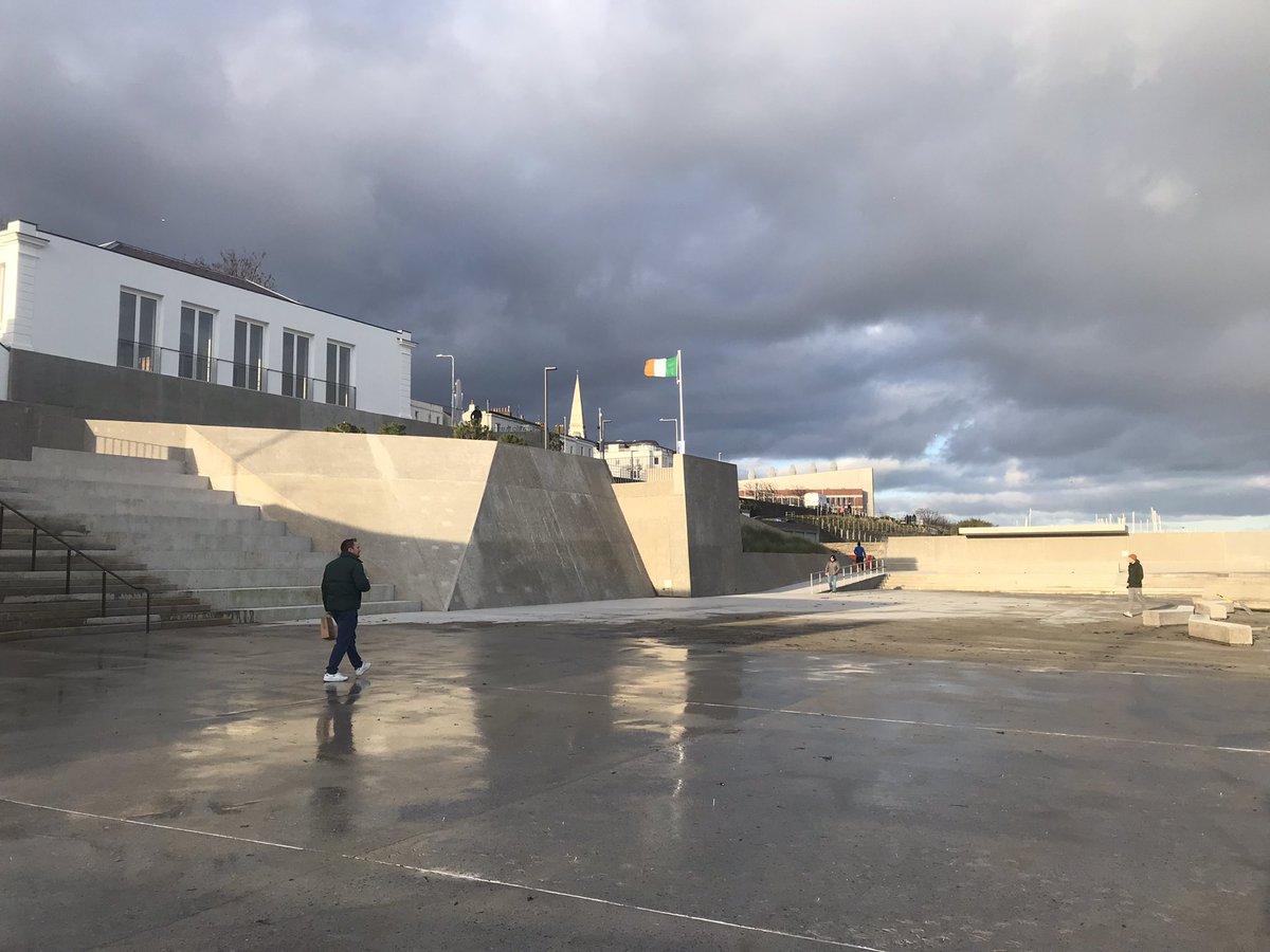 deniscullinane's tweet photo. New #walking area in #Dublin #DunLaoghaire #WinterWalks #MyTwitterAnniversary #Twitter14 https://t.co/WYi42IiNWm