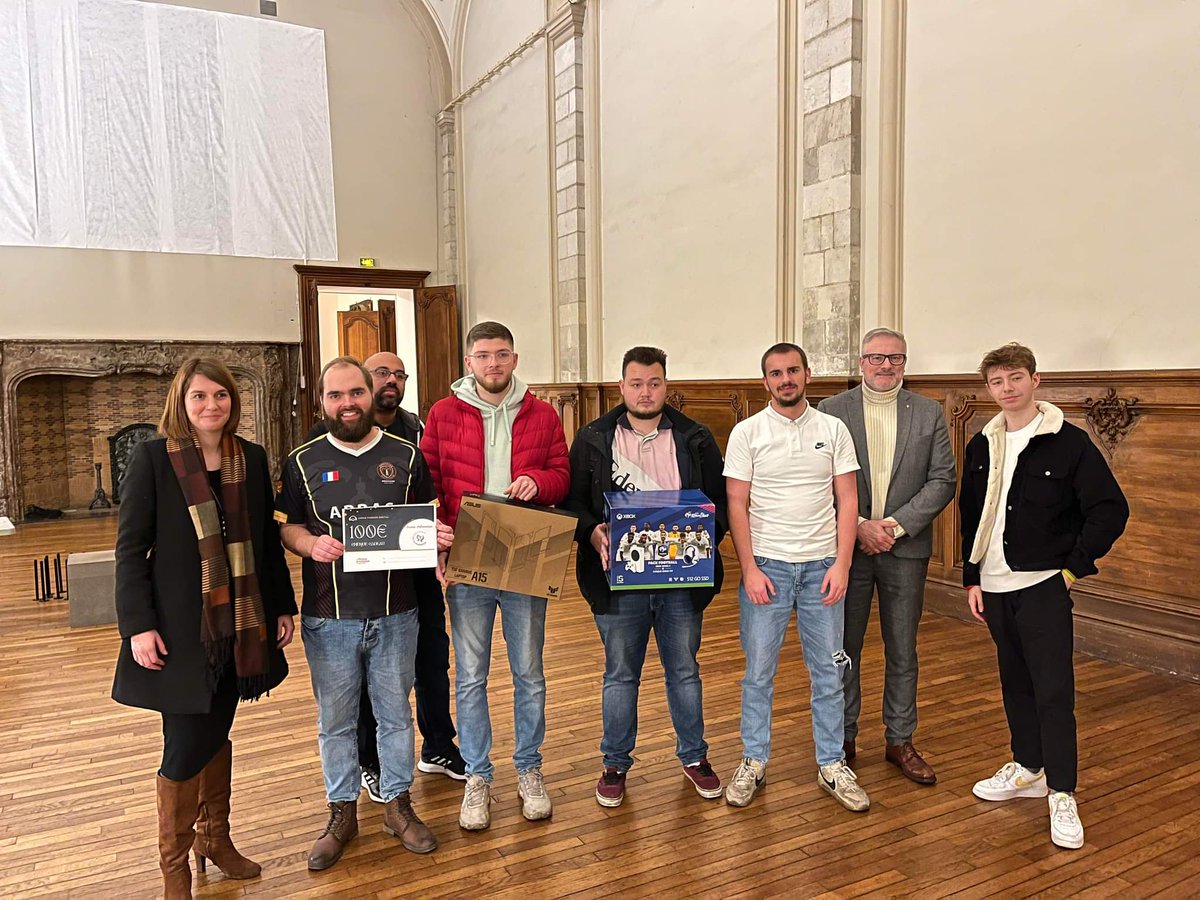 🏆ARRAS PASSION DIGITALE🏆

Clap de fin pour 5 mois de travail.
82 joueurs inscrits dans les 4 tournois qualificatifs.
16 finalistes qui se sont affrontés dans un lieu emblématique.

Merci à tout le monde pour votre participation ! Staff, bénévoles, partenaires et joueurs 👏👏👏