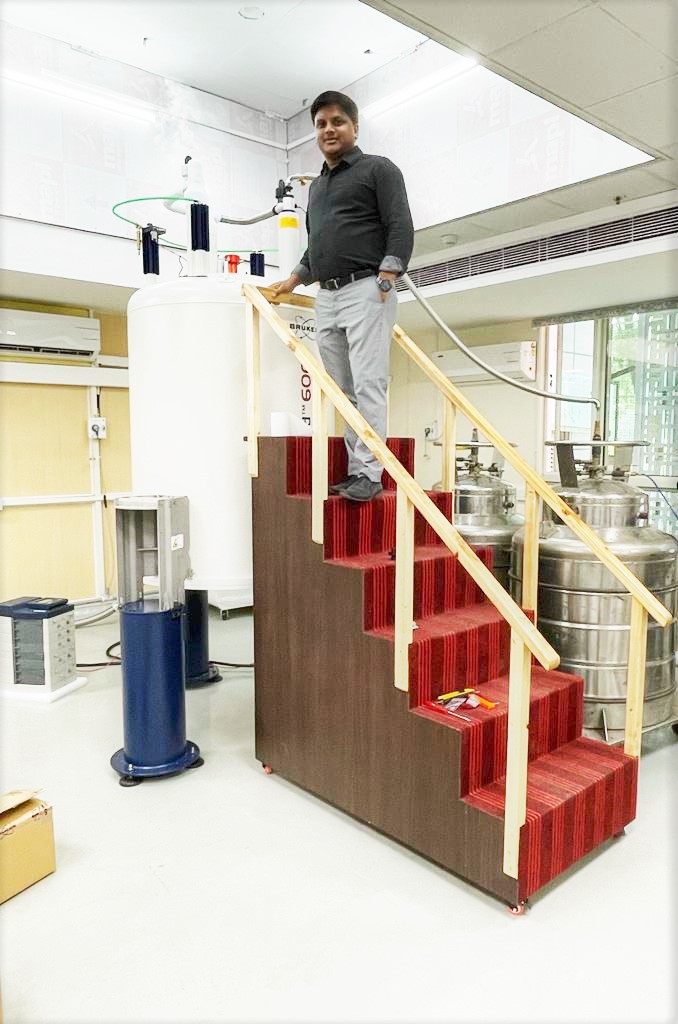 SinghChandan65's tweet photo. Happy to announce here the 600MHz NMR spectrometer with both solid and solution probes in SATHI facility @SATHI_BHU in BHU, @bhupro. The facility can be accessed by anyone with certain user charges. More details can be found on https://t.co/hrVLmxC2jf, @IndiaDST https://t.co/Fd91AMrl46