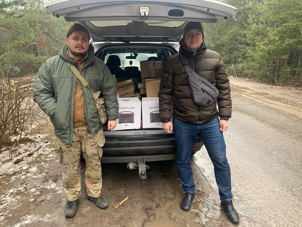 mariabarabash's tweet photo. This week our team @esushchenko @ActionsFirst delivered notebooks, tablets, ecoflows, and carparts to #Azov Battalion commander Dmytro #Doroshenko.
Thank you very much to all donors, including #MTI and #INTERTOP. To support: https://t.co/tBsCK2qAg6 https://t.co/TBOxmn3IdX