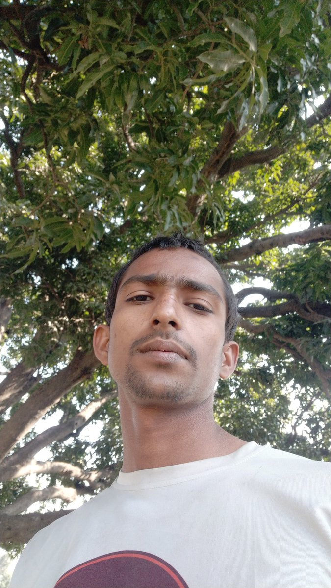 PduPradeep's tweet photo. Jay hind jay bharat 
Meri yhi app she prathna he ki school ko tod kar ache she school banaya jay 
Aur yaha ke liye home gad rkha jay 
Me tiwari pradeep ji
Jay hind jay barat https://t.co/H3x1yu0bLB