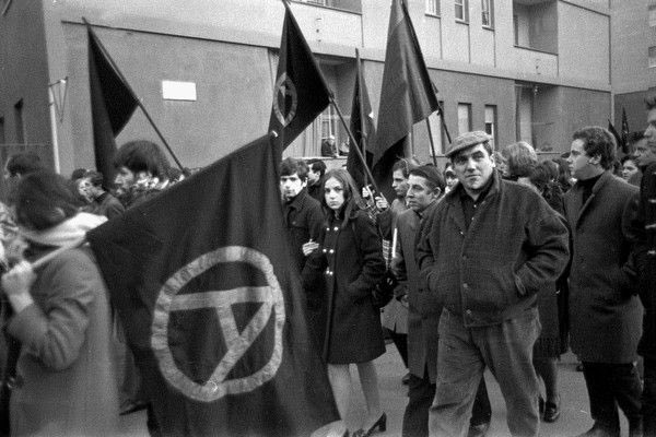 AlmostB79046629's tweet photo. “Anarchia non vuol dire bombe,ma giustizia nella libertà”.Il 15/12/1969 #PinoPinelli viene ucciso nella Questura di Milano…The funeral of italian anarchist Giuseppe (Pino) Pinelli killed by cops ... https://t.co/DSEIf4WH3s via @YouTube https://t.co/qa3EDDNaVJ
