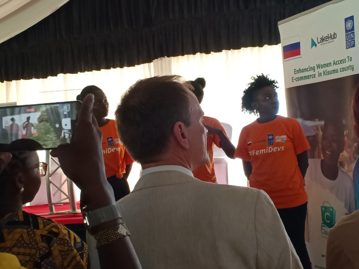 #FemiDev graduands pitching their projects. All thanks to <a href="/LakeHub/">LakeHub 🇰🇪</a> <a href="/theborderhub/">The Border Hub</a> <a href="/UNDPKenya/">UNDP Kenya</a> @russemb_Kenya <a href="/valaryajwang/">Valaryajwang</a> <a href="/apali_villian/">Villian Apali</a> <a href="/MOH_Kenya/">Ministry of Health</a>