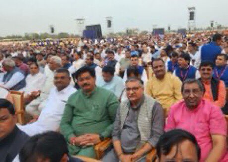 Bjp4Vejalpur's tweet photo. પ્રમુખસ્વામી મહારાજ શતાબ્દી મહોત્સવનું યશસ્વી પ્રધાનમંત્રી શ્રી @narendramodi જી તથા પૂજ્ય મહંતસ્વામી દ્વારા ઉદ્ઘાટન કરવામાં આવ્યું. #PMS100 https://t.co/6lcfcVTpUz