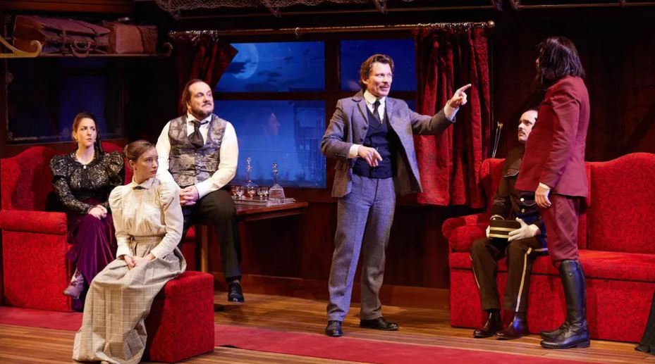 "Les Voyageurs du crime" : Conan Doyle, Bernard Shaw et Bram Stoker mènent l’enquête chez Agatha Christie, au Splendid à Paris
francetvinfo.fr/culture/specta…