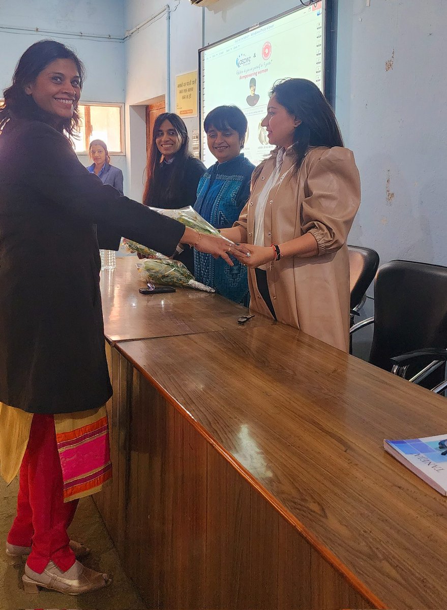 khyati_munjal's tweet photo. Session in Women's college to Generation Z!!❤️ Where do you see yourself 5 years from Now? https://t.co/xM5ILU94fp