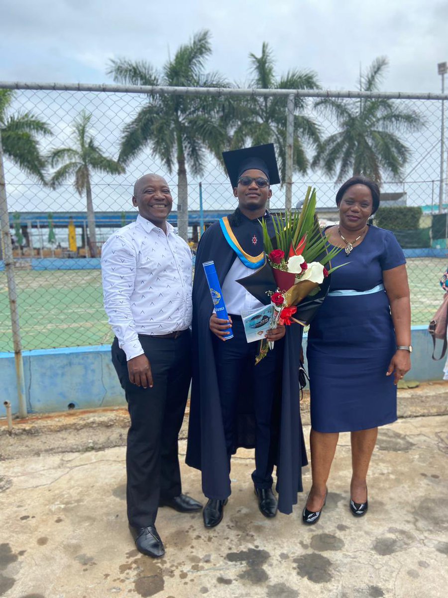 Amiiltoncossa's tweet photo. Deixa guardar aqui🤣

Graduado em Engenharia Electrónica e de Telecomunicações 

On God. https://t.co/i3cWy5N6Wt