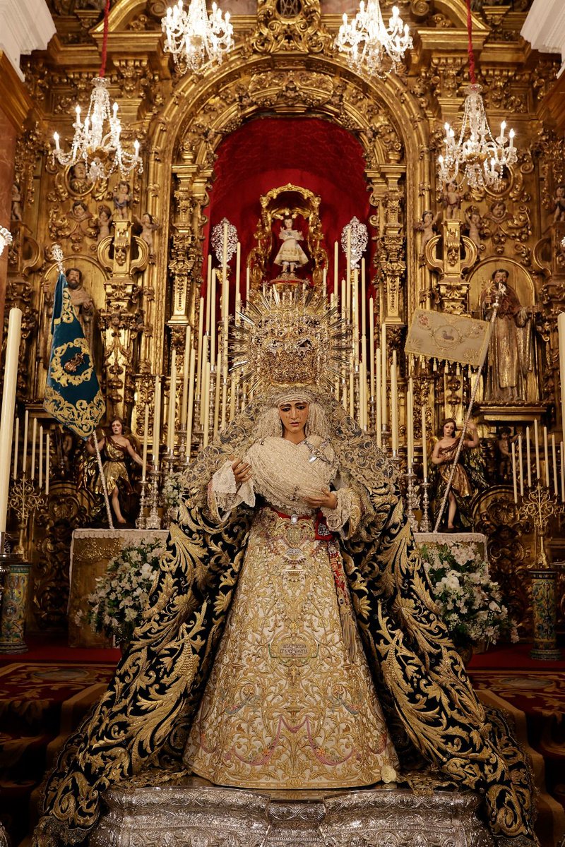 EspDeTriana's tweet photo. #CULTOS | Nuestra Señora de la #Esperanza, expuesta a la veneración de los fieles y devotos

➡️ Galería: https://t.co/fv3fpPcf0e

#VeneracionEsperanza22
#EsperanzadeTriana https://t.co/LJ9XzotVRn