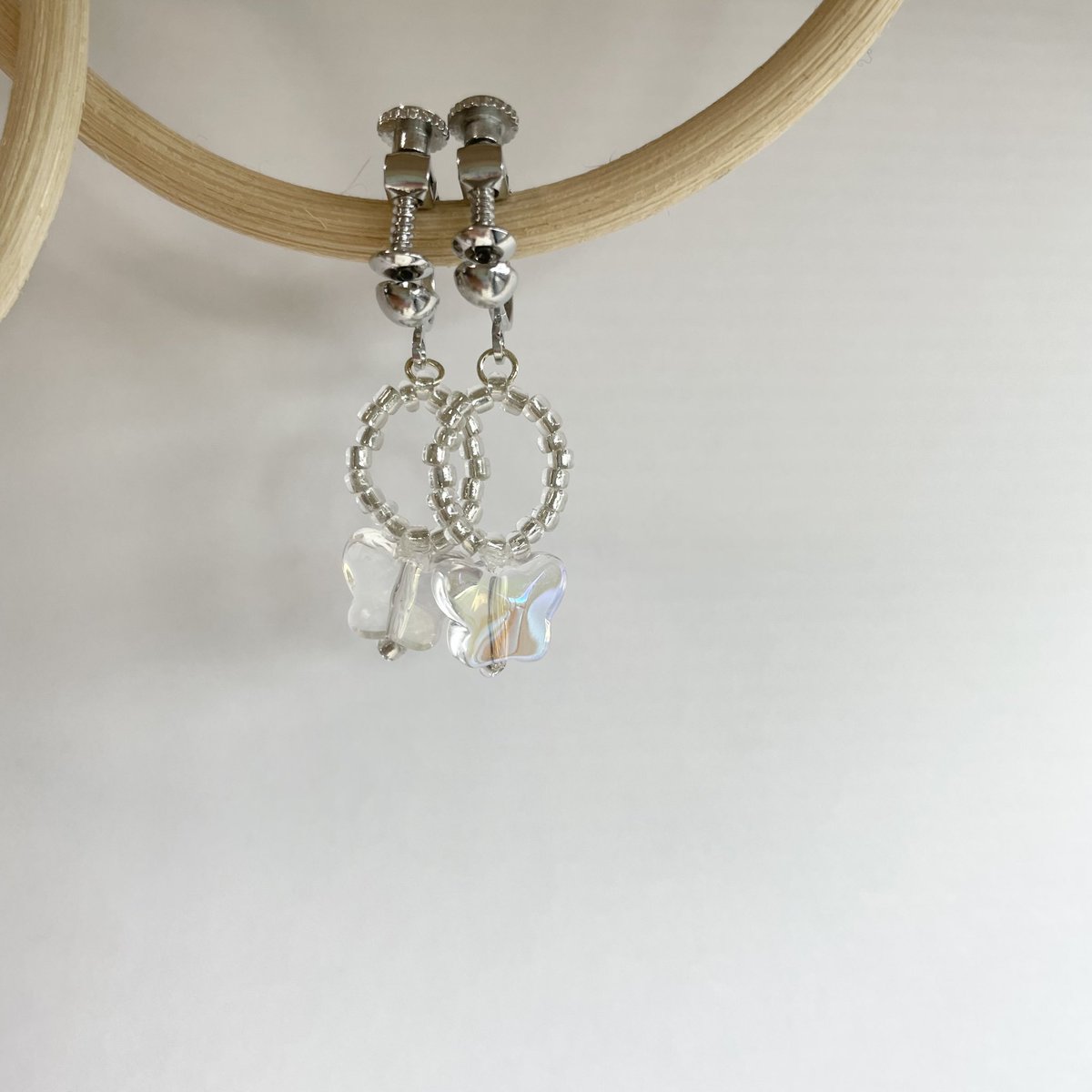 00official__'s tweet photo. クリアアクセ×ニットも可愛いコーデで大好きです🧶

#クリアアクセ
#ビーズアクセ
#ハンドメイド
#ハンドメイドアクセ
#耳環飾品 https://t.co/STBfXUnIr1