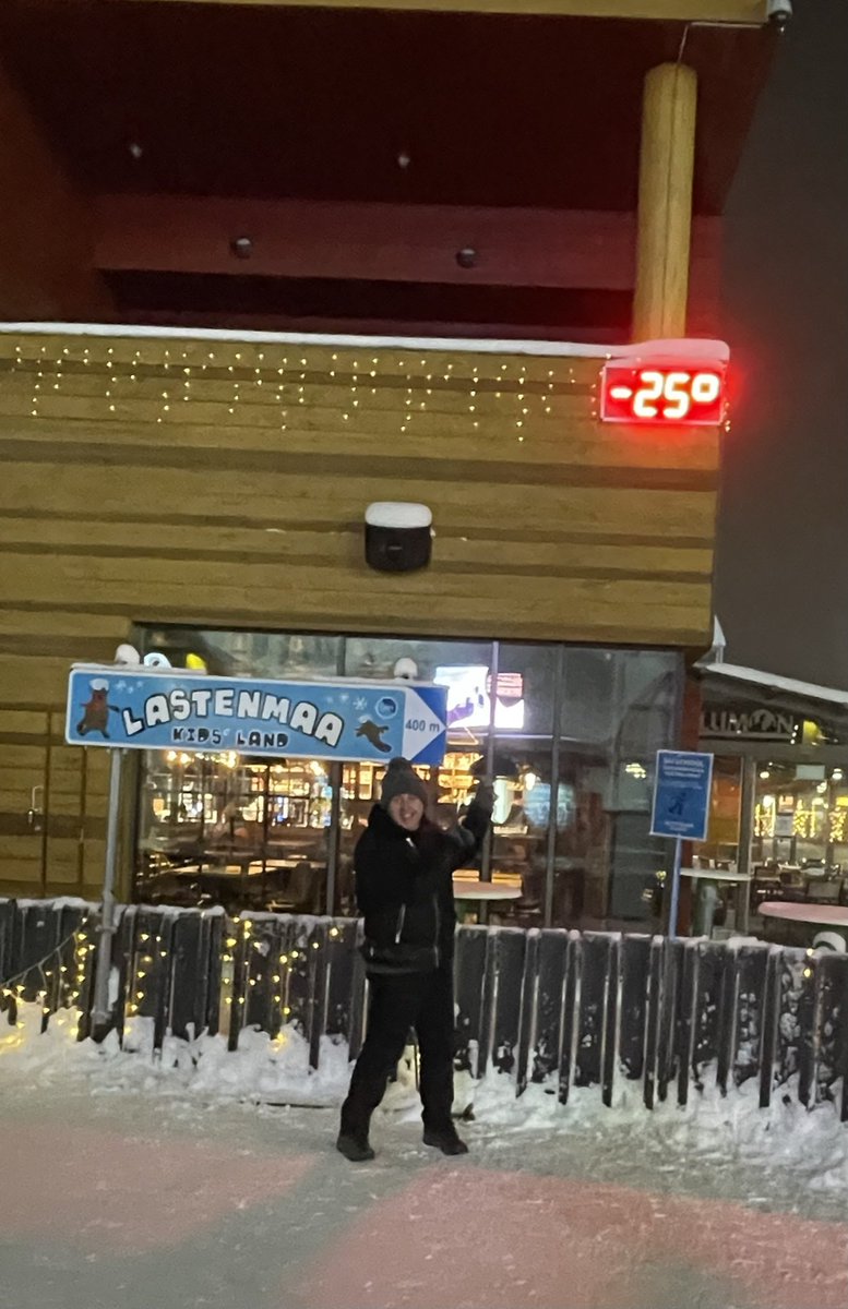 davidthomas1977's tweet photo. @joandsparky To complaining Jo -25 here and it was -30 earlier 🥶🥶 lol https://t.co/DxuaoxTKJE