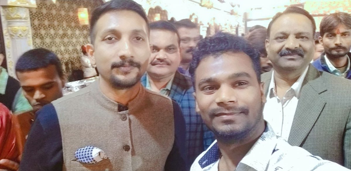 goswami781's tweet photo. 🌹(कानपुर नगर DM विशाख जी)🌹
(मोहित गोस्वामी पत्रकार कानपुर नगर)
#kanpur #media #vairal #vairalphoto #kanpurdm #kanpurmedia #up #India #mohitgoswami #IASविशाखजी #up78 #patrakar https://t.co/RotFqiipm7