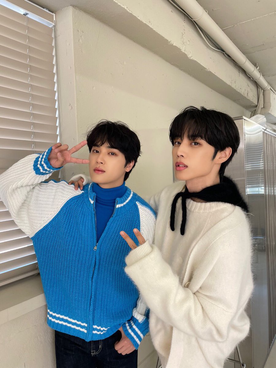 hourly sunhak tweet media
