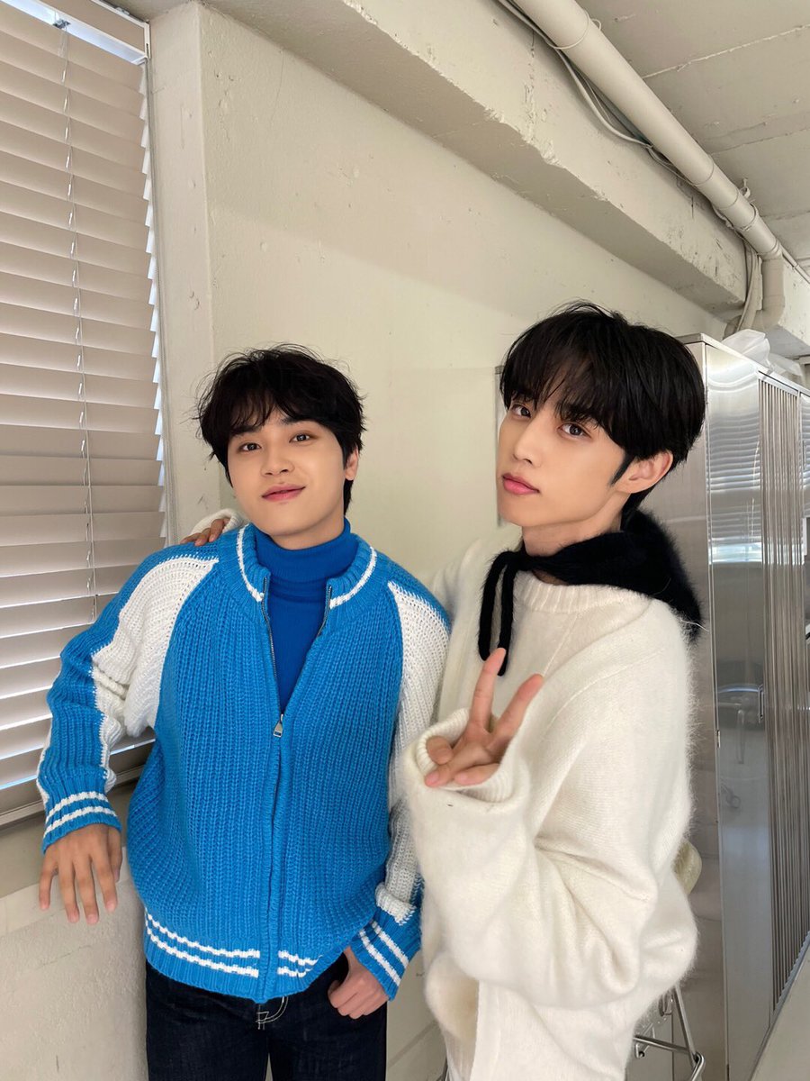 hourly sunhak tweet media