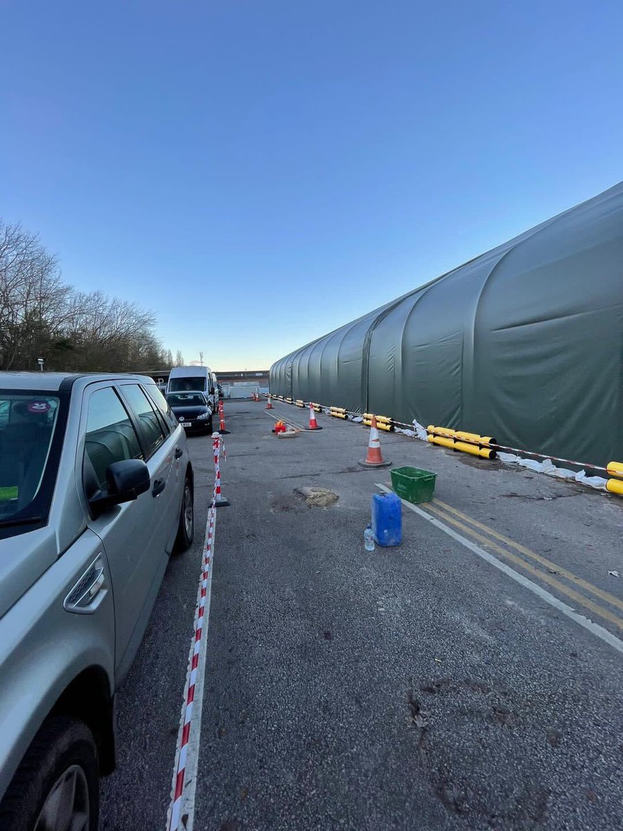 DDrillGroup's tweet photo. We are working with a #barrier supplier to #diamonddrill &amp; resin &amp; fit their new system of barriers to the #retail &amp; #Warehouse #industry. 

This job was done on the coldest day of the year, but that never stopped us!!! 💪 🚧 🦺 

#construction #drilling #concrete https://t.co/sHgzq86u5F