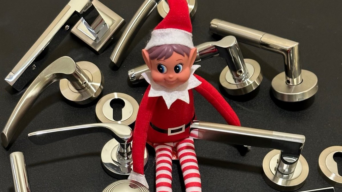 Chase_Hardware's tweet image. At Chase Hardware we sell a range of door handles. Elf is busy choosing which one he likes best.

Shop here: chase-hardware.co.uk/lunn-hardware/…

#ChaseHardware #Elf #ElfOnTheShelf #Christmas #CountdownToChristmas
