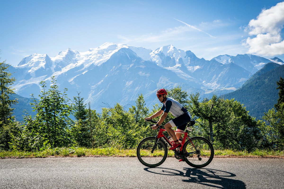 It's hard to think of a more striking location for a triathlon than this 🏔⬇️

The International Mont-Blanc Triathlon has launched a full distance format for 2023 👊

Find out more ➡️ bit.ly/3j5sXgh

#OCSport #RethinkSport
