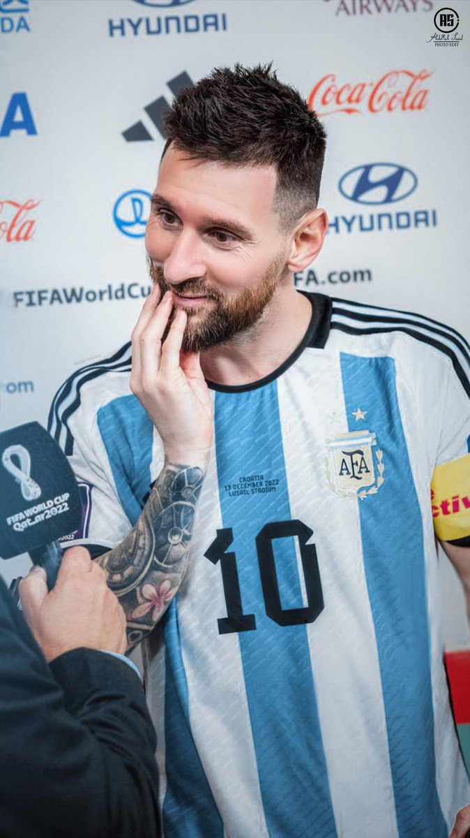 Abdullah10Saad's tweet photo. 👑 Leo Messi Vs Croatia
4k Wallpaper
#VamosArgentina 🇦🇷
#FIFAWorldCup
#Messi𓃵 #messi4k #4k #LeoMessi https://t.co/4eECGlZRb0