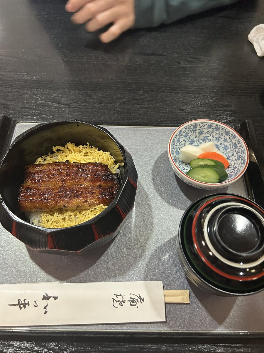 momo_nyon's tweet photo. 誕生日でした🫶🏻
うなぎ食べて食べ歩きしてぶらぶらした https://t.co/ZOsynbrGnJ