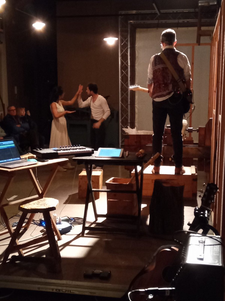 teatreeSseLa's tweet photo. Ds 17 i Dg 18 podeu veure reTORNs amb @Santi, @pesaunica i @oriolroca94
No us ho perdeu, us agradarà, a XXSS veureu què en diuen els qui ho han vist
#Torneria #Museu #Torelló #ValldelGes #Osona #Teatre #Música #Dansa #Poesia #Espectacle #reTORNs
Entrades a:https://t.co/4yO1z7QluY https://t.co/gKZ245dnWE