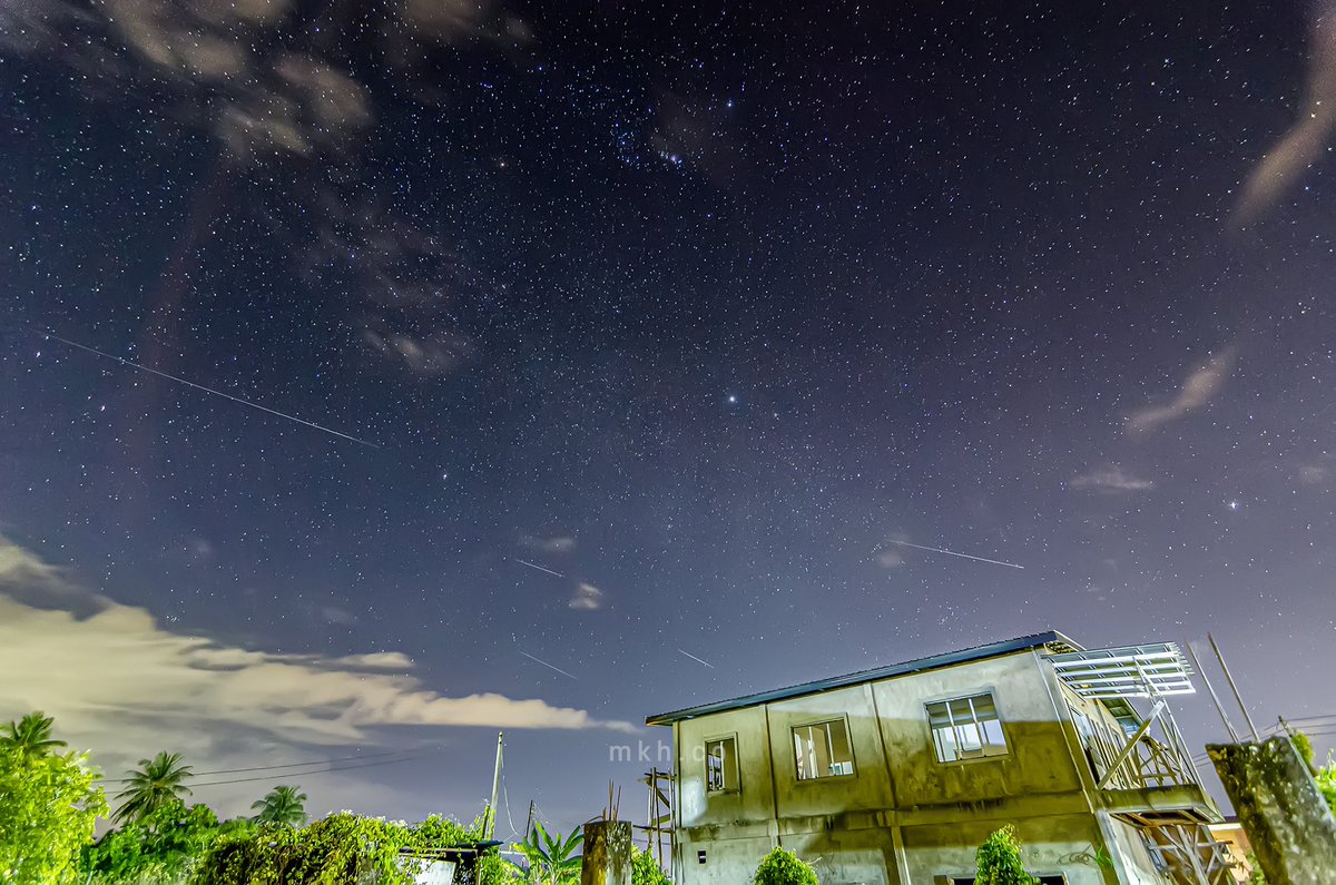mchorror's tweet photo. Just for the record. Few thinly streak Geminids amongst the thick rain clouds. Bare eyes I saw about 20+ and a couple of fireballs but unfortunately it is not in frame. #Geminids2022 #Astrophotography #CelestialEvent #SabahAstronomy #SabahDarkSkies #AwesomeSabah #BackyardAstro https://t.co/F3nNdb9NJ2